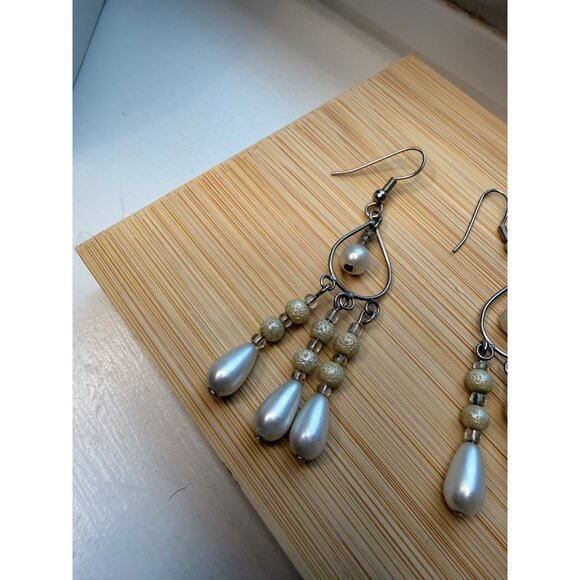 Vintage-Style Teardrop Dangle Earrings With Faux Pearl & Gold Beads Lightweight - Picture 3 of 6